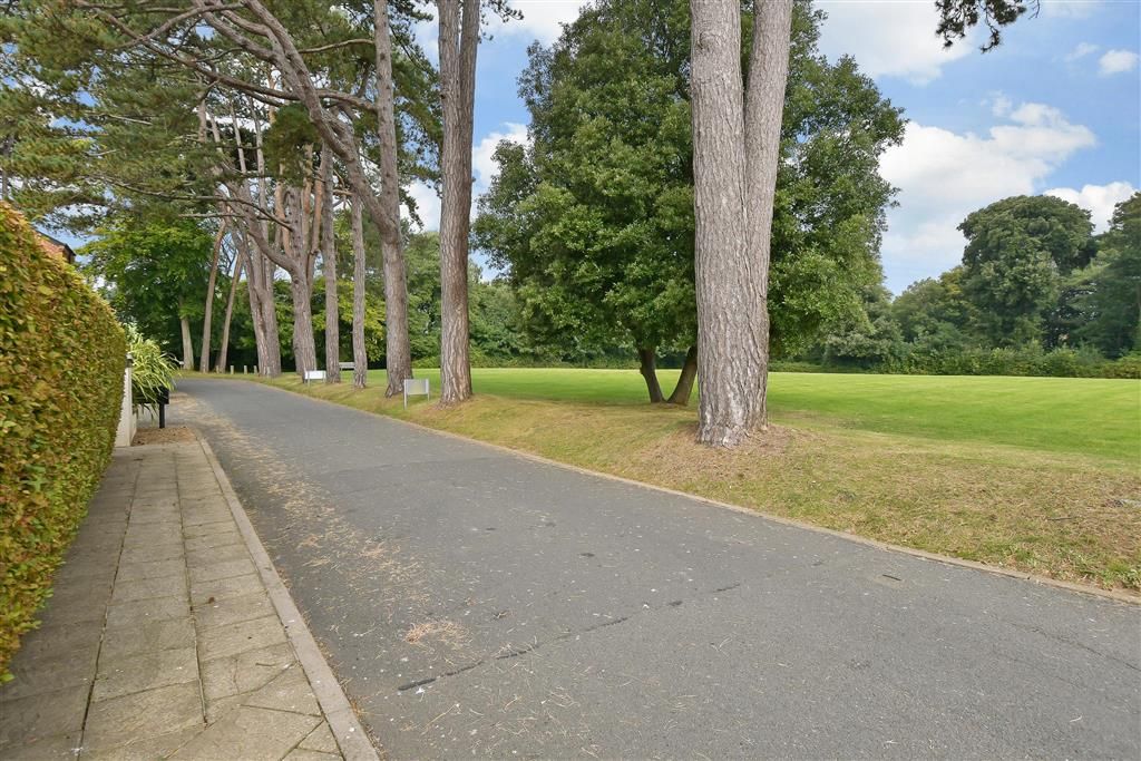 Additional image 11 of 2 bed flat for saleWhitecroft Park, Newport, Isle Of Wight PO30