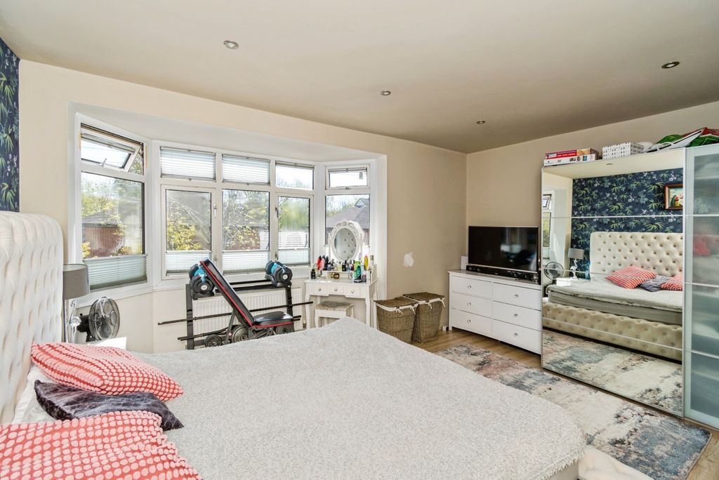 Additional image 13 of 3 bed semi-detached house for saleOsborne Road South, Southampton, Hampshire SO17