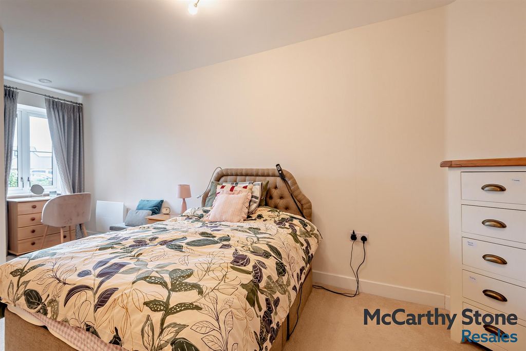 Additional image 11 of 2 bed flat for saleHampton Place, Hampton Close, Shirley, Southampton SO15