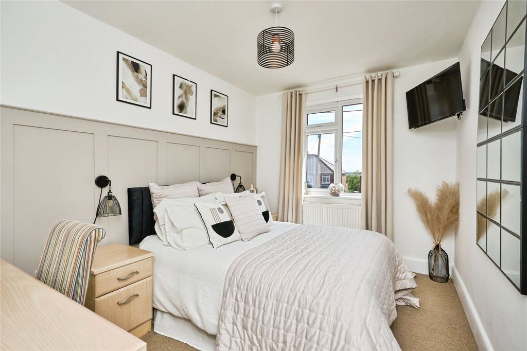Additional image 13 of 4 bed detached house for saleHorsebridge Hill, Newport, Isle Of Wight PO30