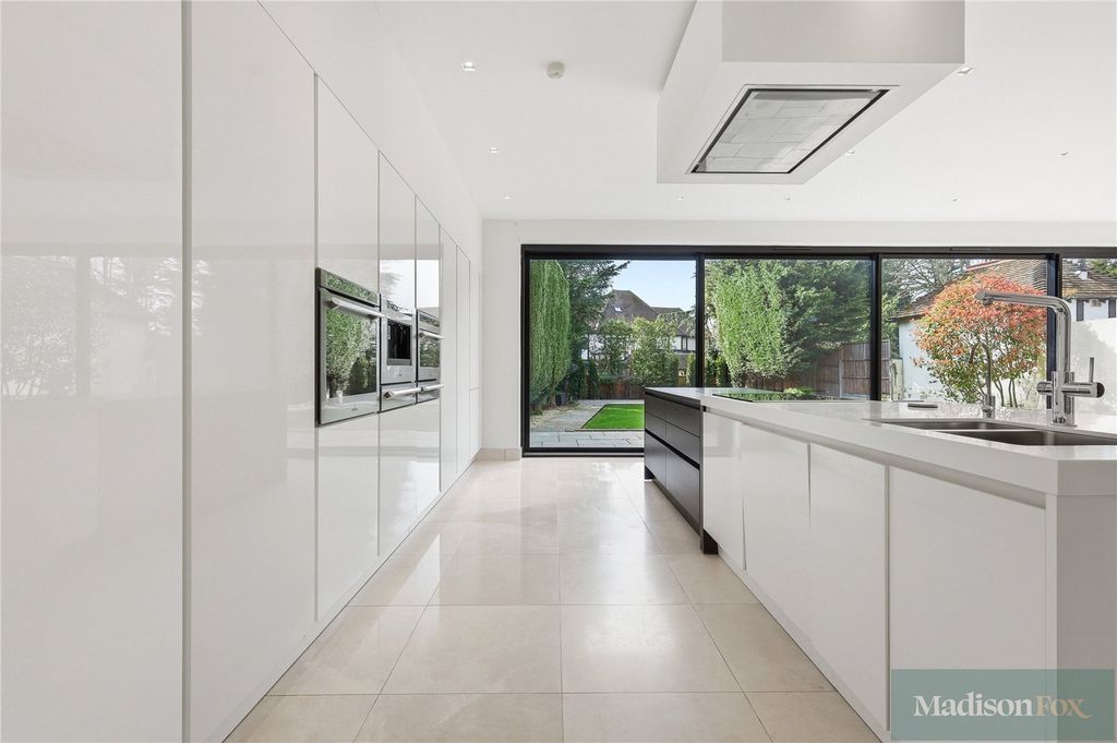Additional image 12 of 5 bed detached house for saleWoodland Way, Woodford Green IG8