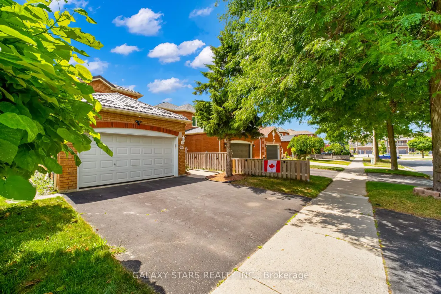 25 Fieldnest Crescent
