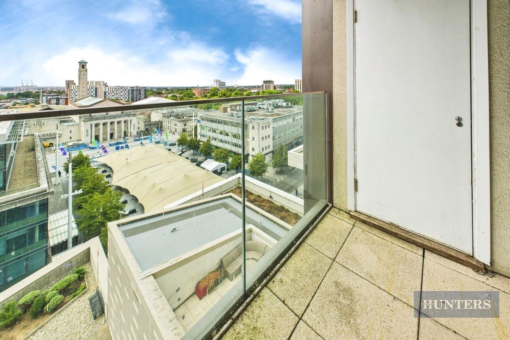 Additional image 3 of 2 bed flat for saleGuildhall Apartments, Park Walk, Southampton SO14