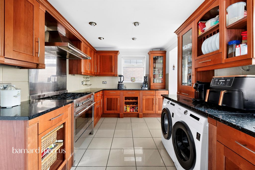 Additional image 7 of 4 bed detached house for saleCleveland Gardens, Worcester Park KT4