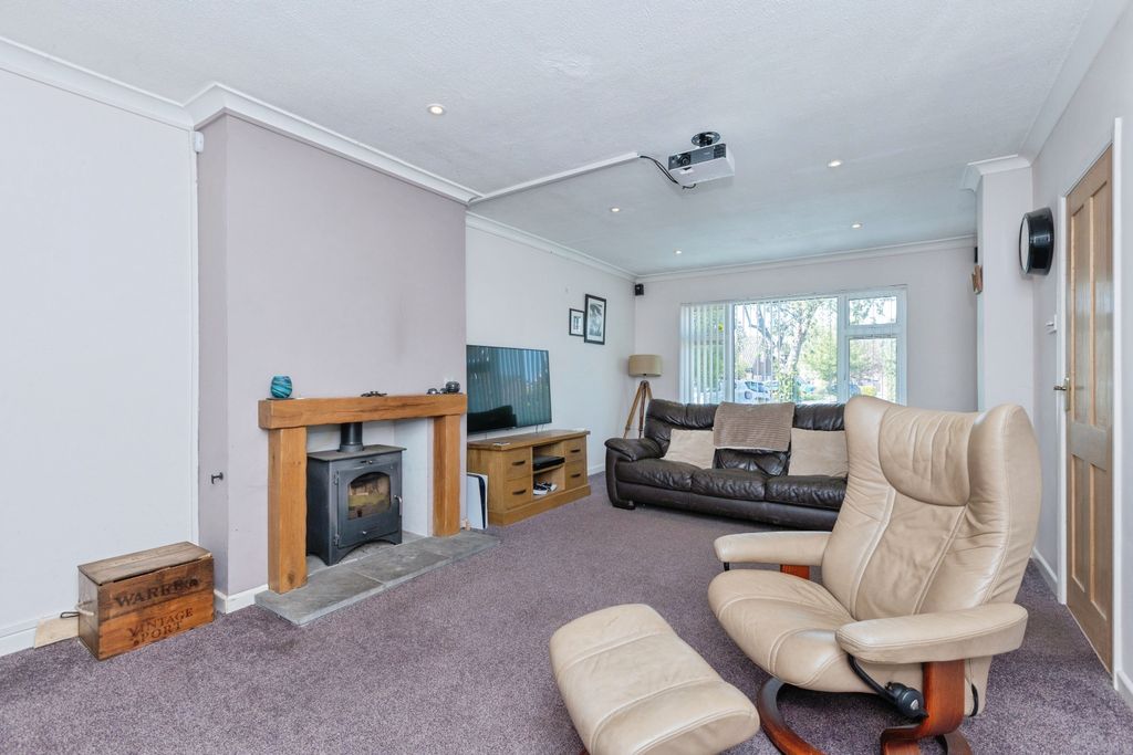 Additional image 5 of 4 bed semi-detached house for saleFosse Close, Hinckley LE10