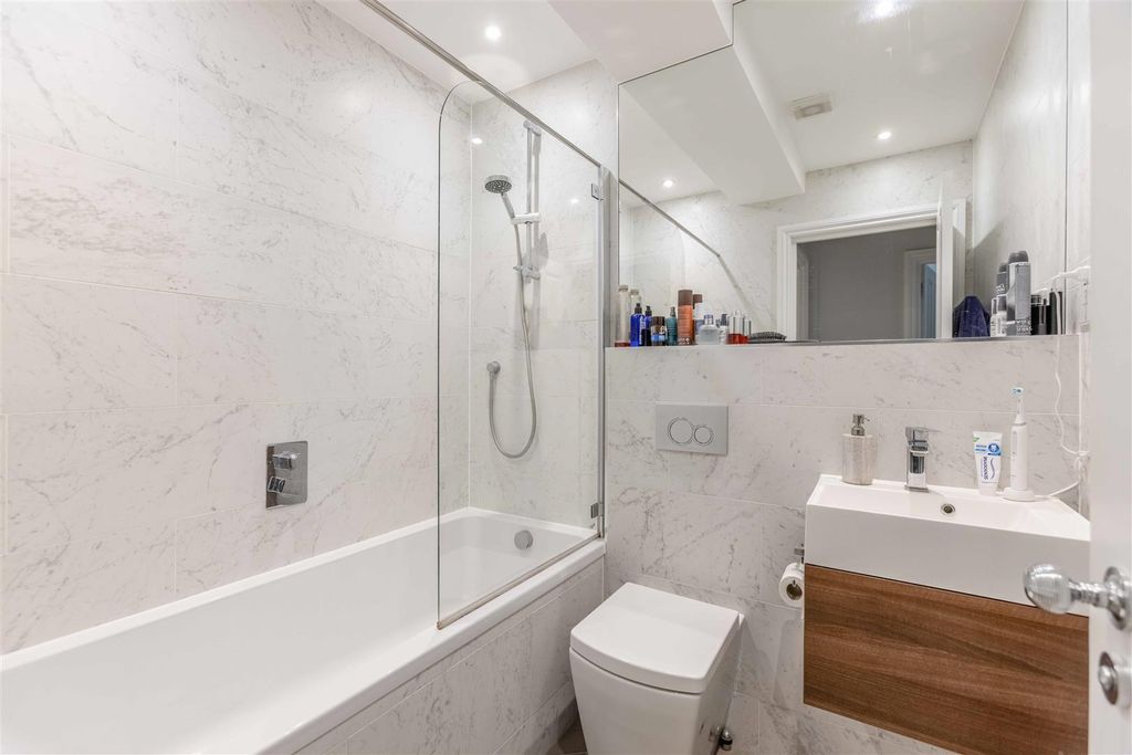 Additional image 13 of 2 bed maisonette for saleSt. Leonards Road, Windsor SL4