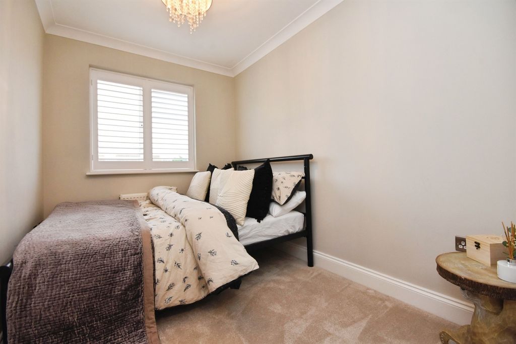 Additional image 16 of 5 bed detached house for saleCranfield Park Road, Wickford SS12