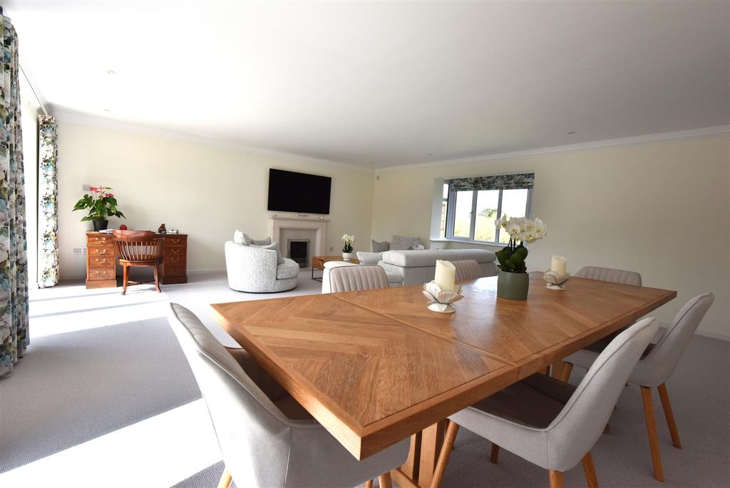 Additional image 5 of 3 bed detached bungalow for saleSwallowfields, Gillingham SP8