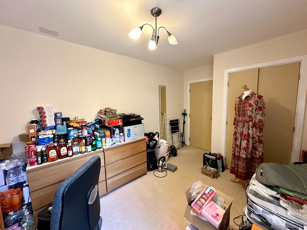 Additional image 10 of 2 bed flat for saleCastlecroft Road, Castlecroft, Wolverhampton WV3