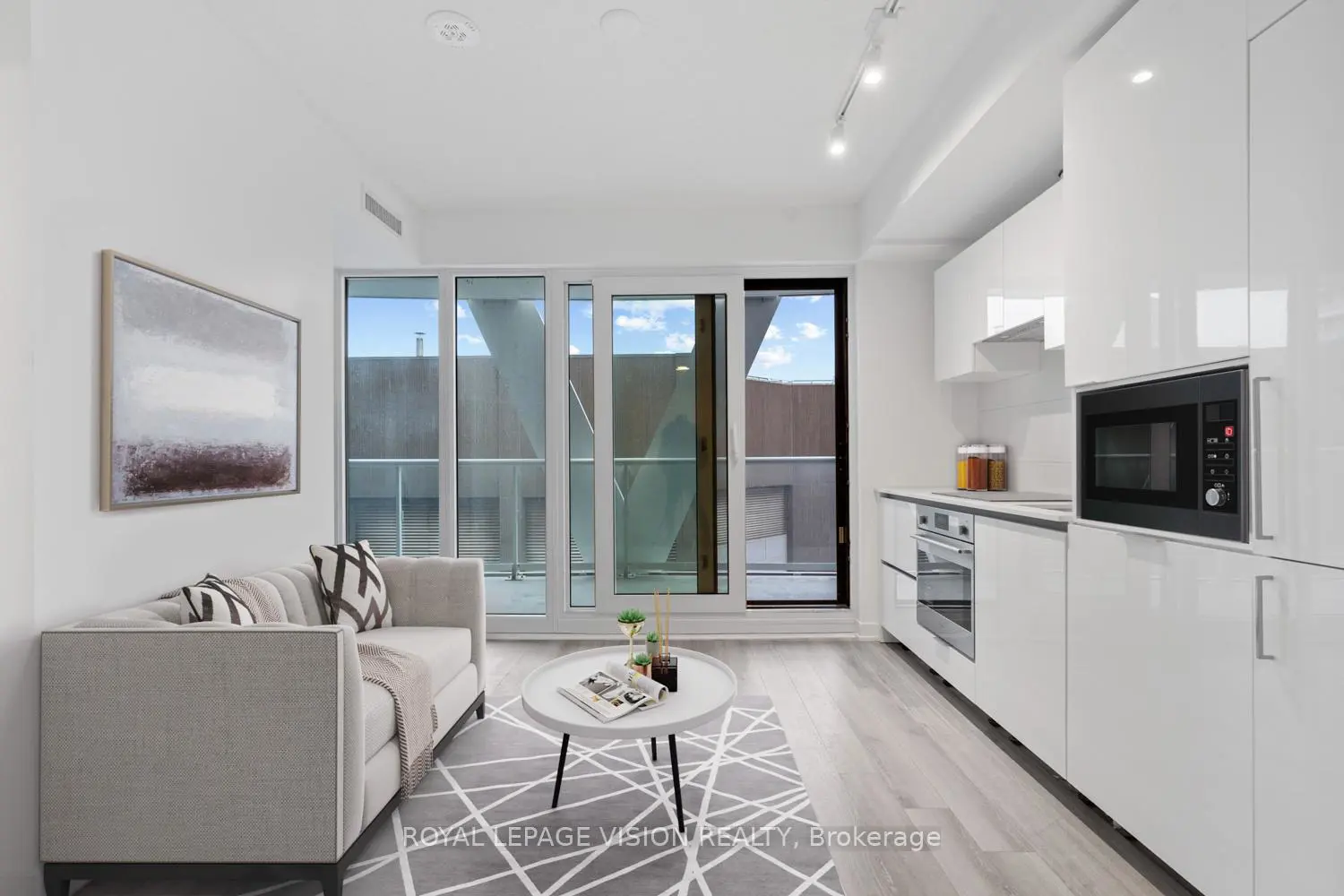 Additional image 3 of 230 Simcoe Street 3113