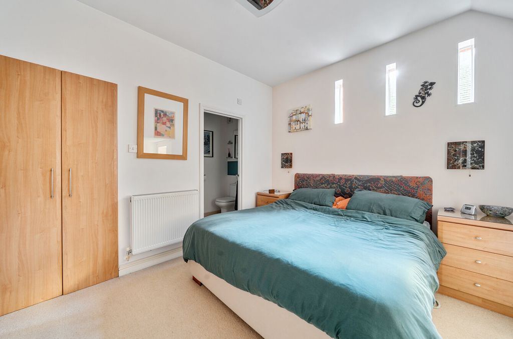 Additional image 5 of 2 bed maisonette for saleMurdoch Road, Wokingham, Berkshire RG40