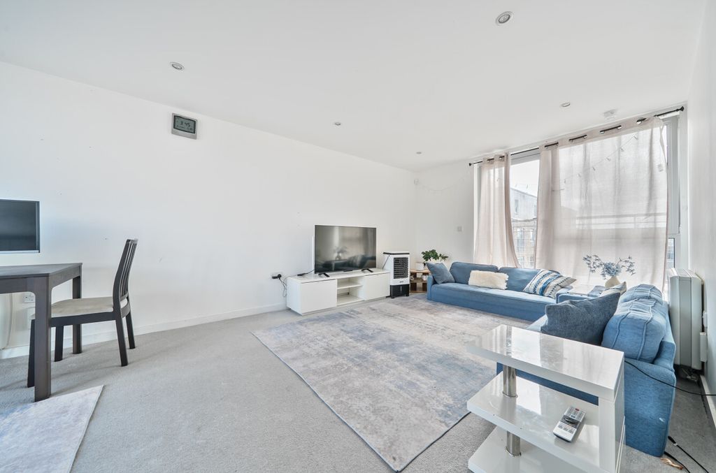 Additional image 3 of 2 bed flat for saleCross Street, Portsmouth PO1