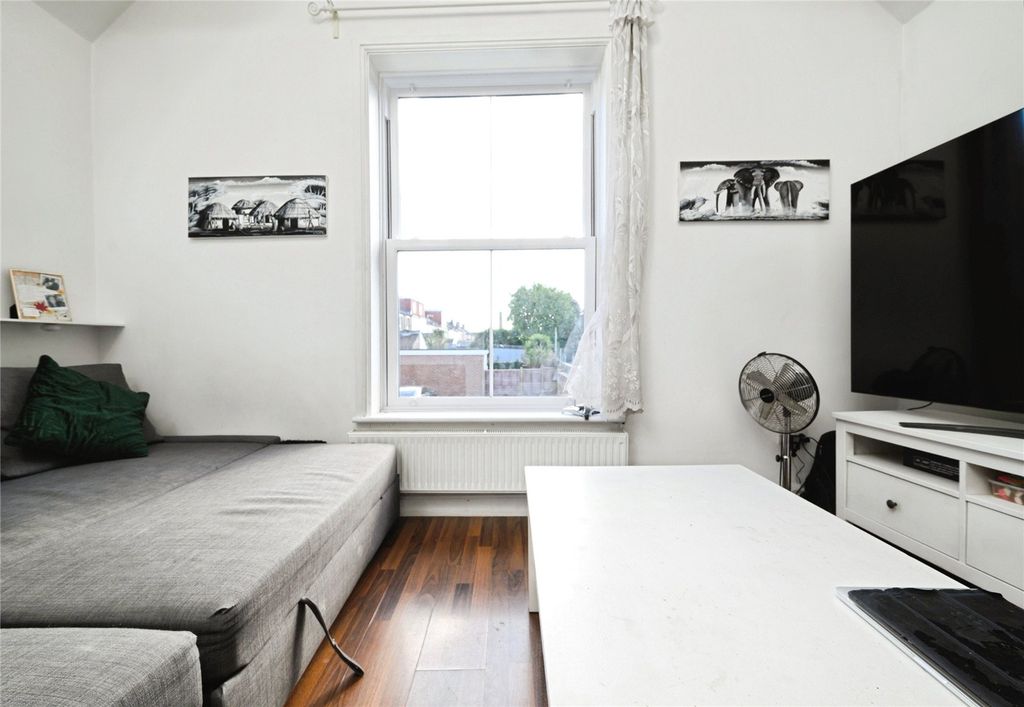 Additional image 8 of 1 bed property for saleGladys Avenue, Portsmouth, Hampshire PO2