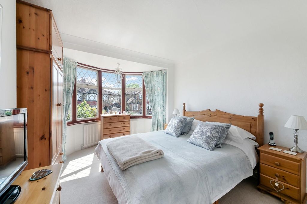 Additional image 9 of 4 bed semi-detached house for saleHighdown, Worcester Park KT4