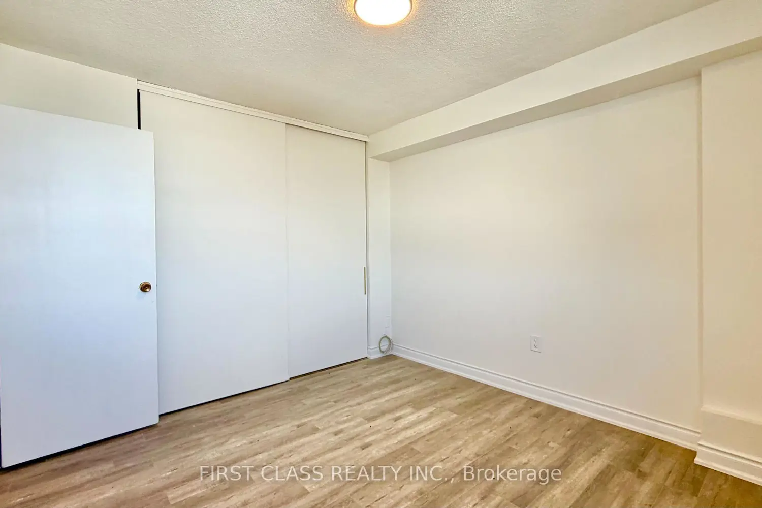 Additional image 16 of 541 Blackthorn Avenue 1415
