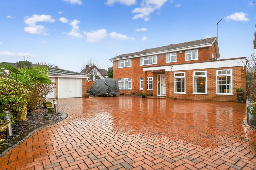 5 bed detached house for saleWindsor Gardens, Wolverhampton WV8