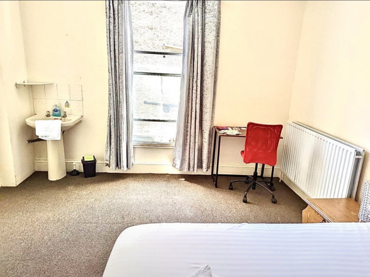 Room in a Shared House, Newmarket Road, CB5, N1 7GU photo 4