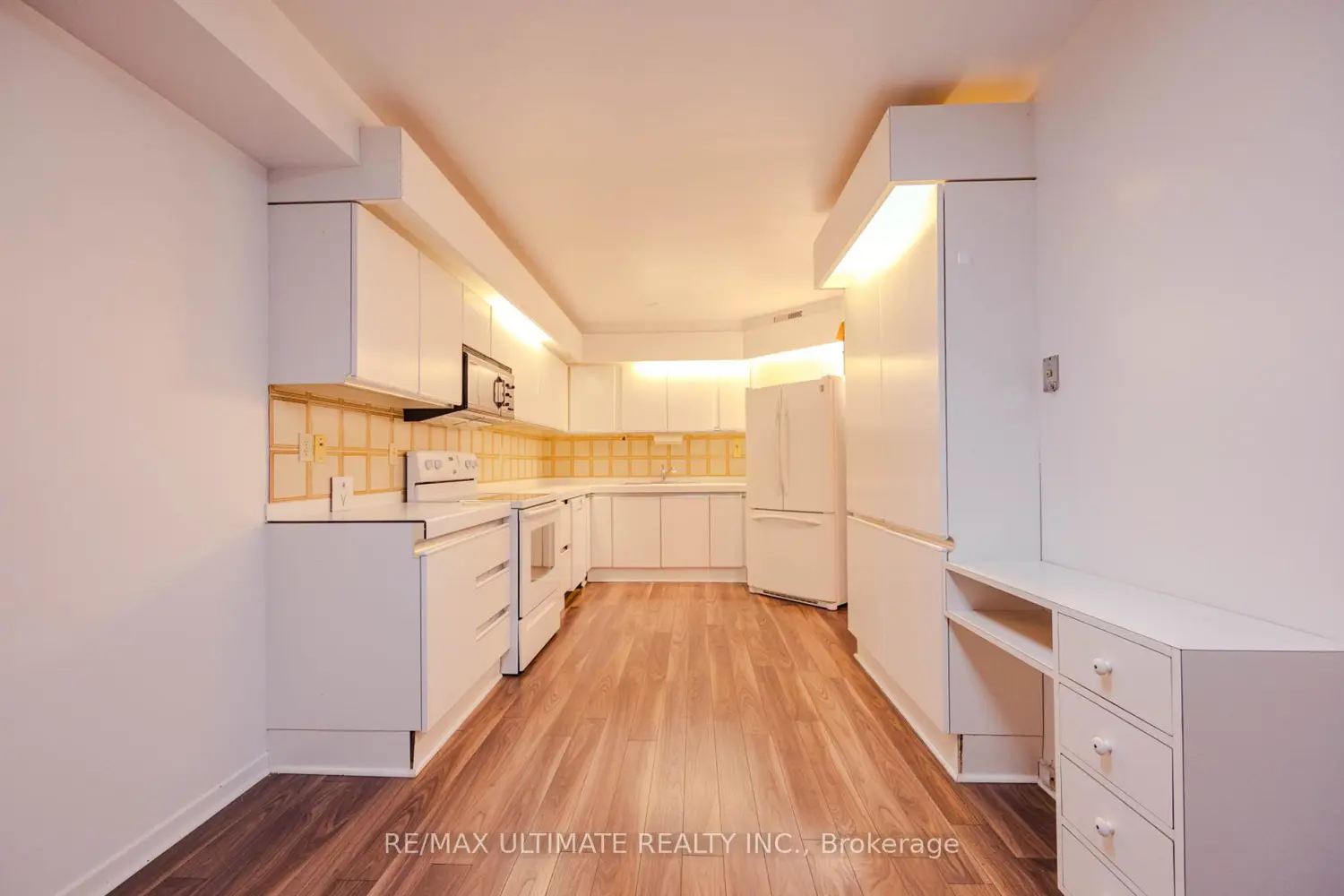 Additional image 18 of 240 Heath Street 201