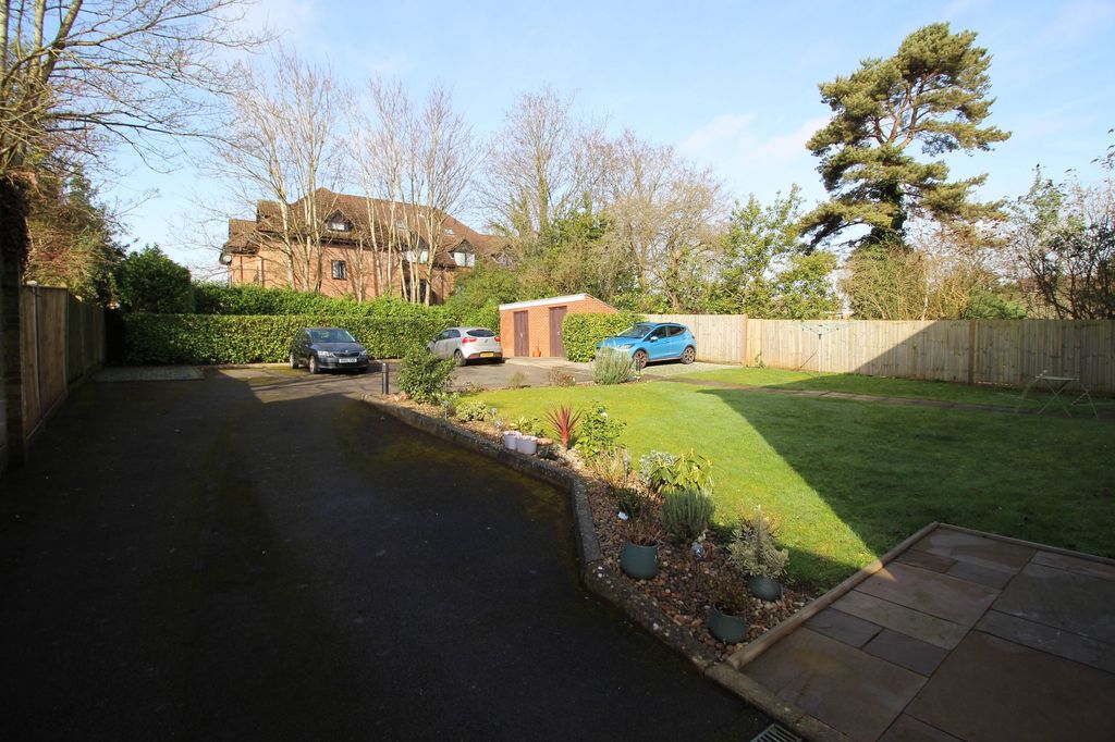 Additional image 10 of 1 bed flat for saleBelmont Road, Southampton SO17