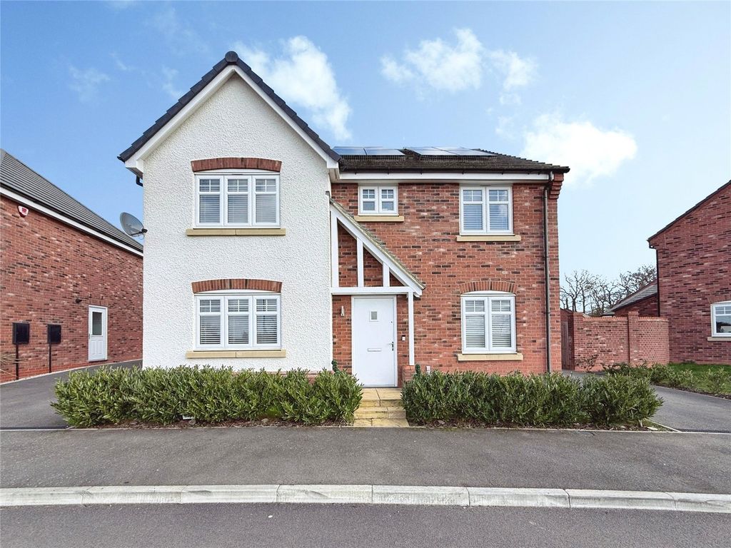 4 bed detached house for saleUpper Oaks Drive, Great Glen, Leicester LE8