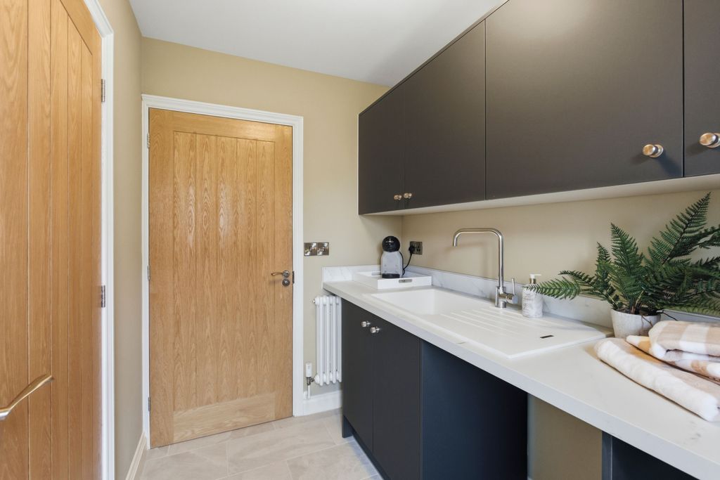 Additional image 4 of 5 bed detached house for saleGleneagles Drive, Woodhall Spa LN10