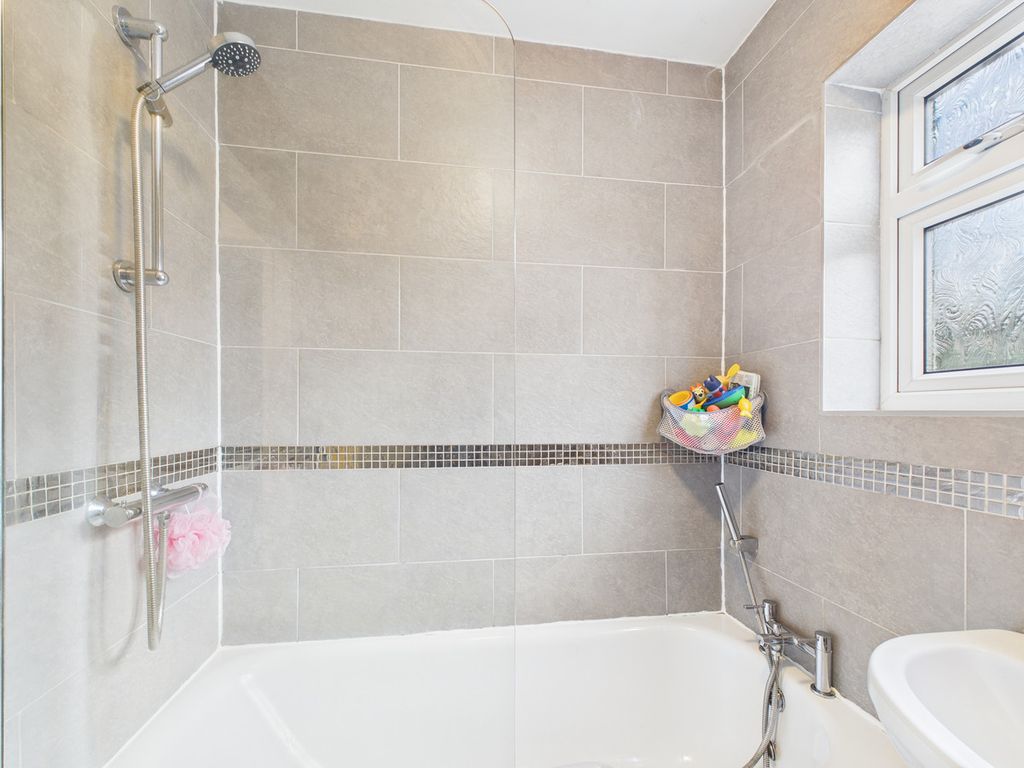 Additional image 15 of 2 bed flat for saleSeven Acres, Wickford SS11