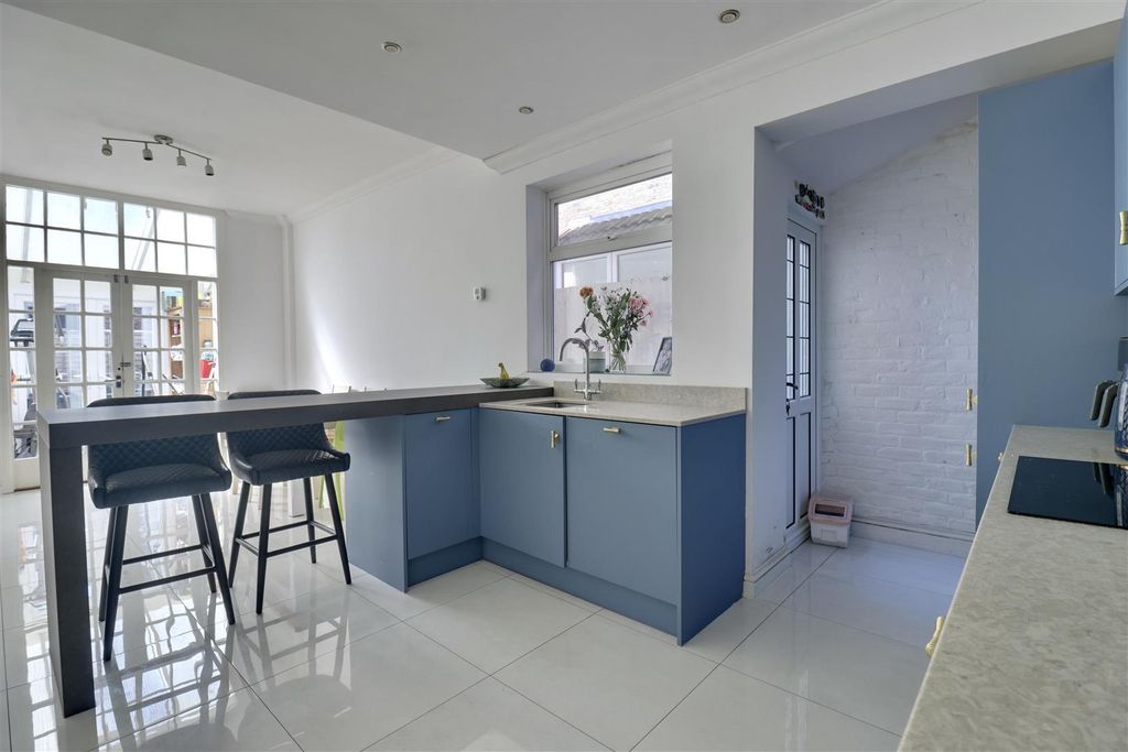 Additional image 8 of 3 bed terraced house for saleOrchard Road, Southsea PO4