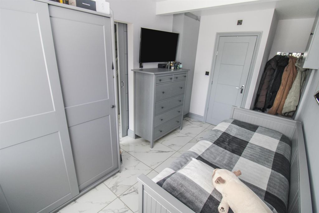 Additional image 15 of 4 bed semi-detached house for saleHowe Crescent, Corby NN17