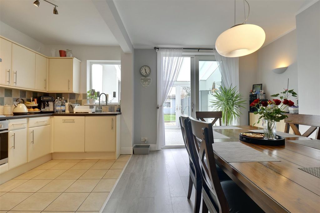 Additional image 19 of 4 bed terraced house for saleLangstone Road, Portsmouth PO3