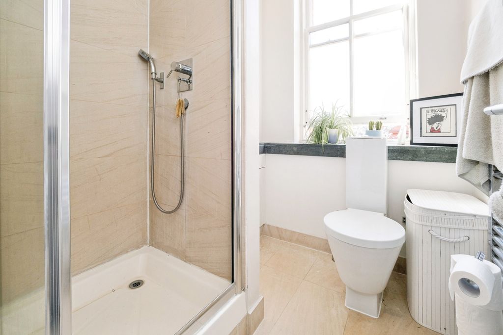 Additional image 16 of 3 bed flat for saleBartholomew House, Richmond Drive, Woodford Green IG8