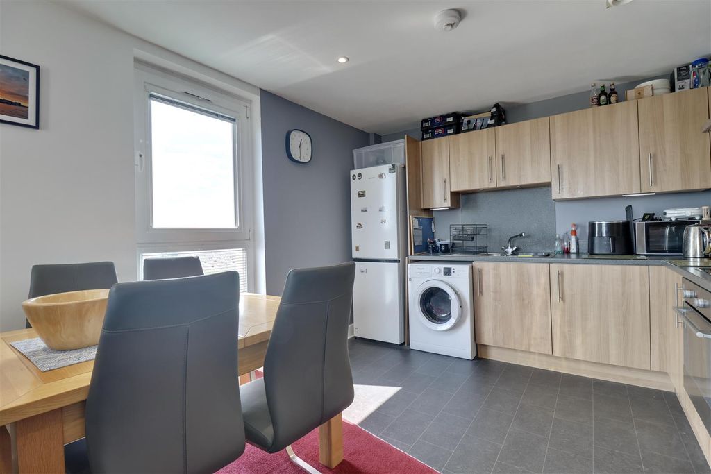 Additional image 5 of 2 bed flat for saleFratton Way, Southsea PO4