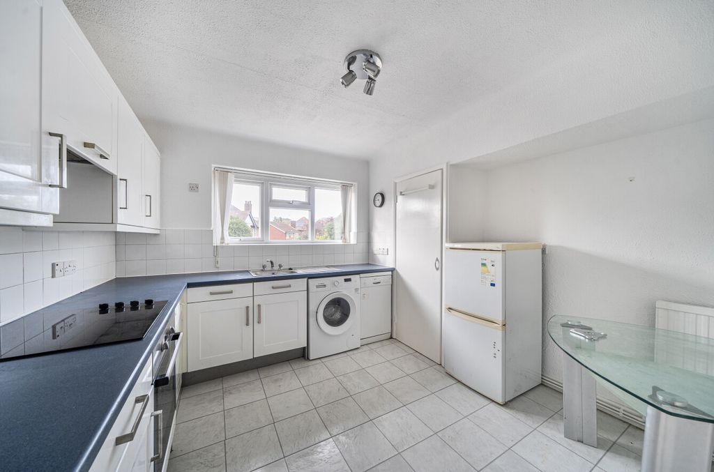 Additional image 3 of 2 bed flat for saleLeigh Road, Highfield, Southampton, Hampshire SO17
