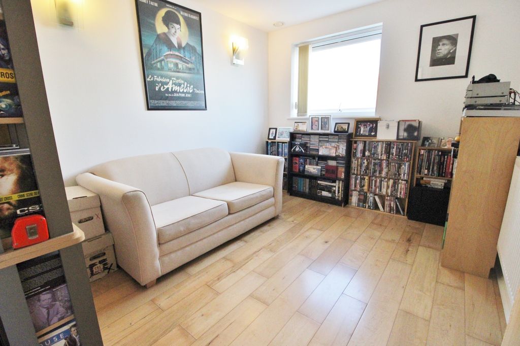 Additional image 13 of 2 bed flat for saleElm Grove, Southsea PO5