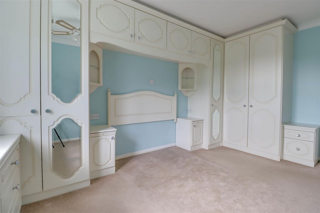 Additional image 7 of 2 bed flat for saleStilemans, Wickford SS11