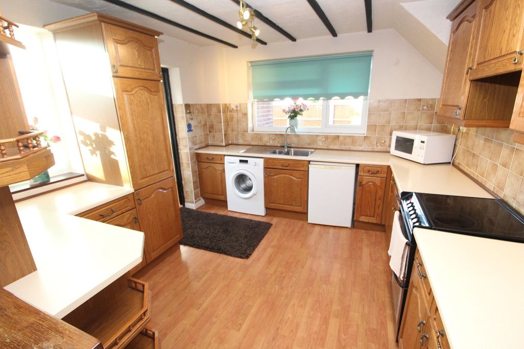 Additional image 7 of 3 bed semi-detached house for saleSt Ives Road, Wigston LE18