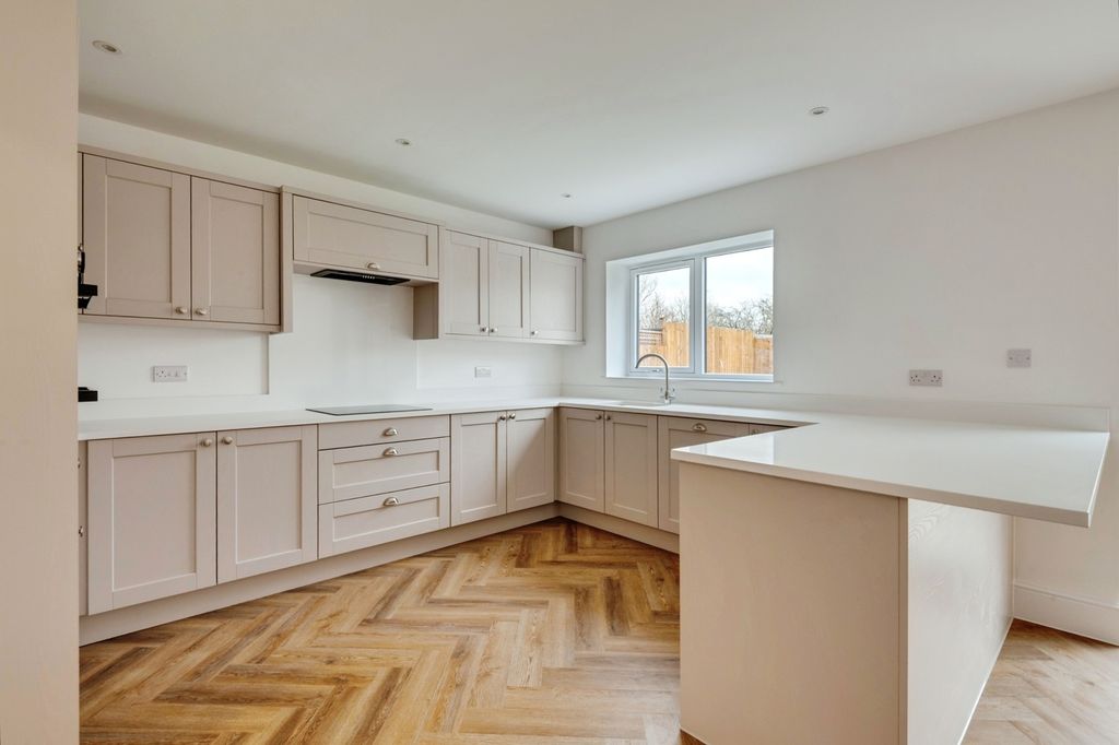 Additional image 8 of 5 bed detached house for saleVictoria Place, Bevan Way, Widnes, Cheshire WA8