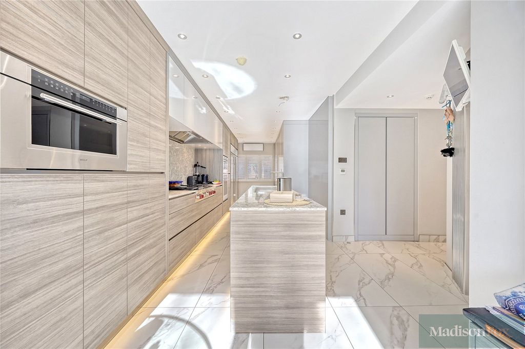 Additional image 14 of 5 bed detached house for saleThe Dell, Woodford Green IG8