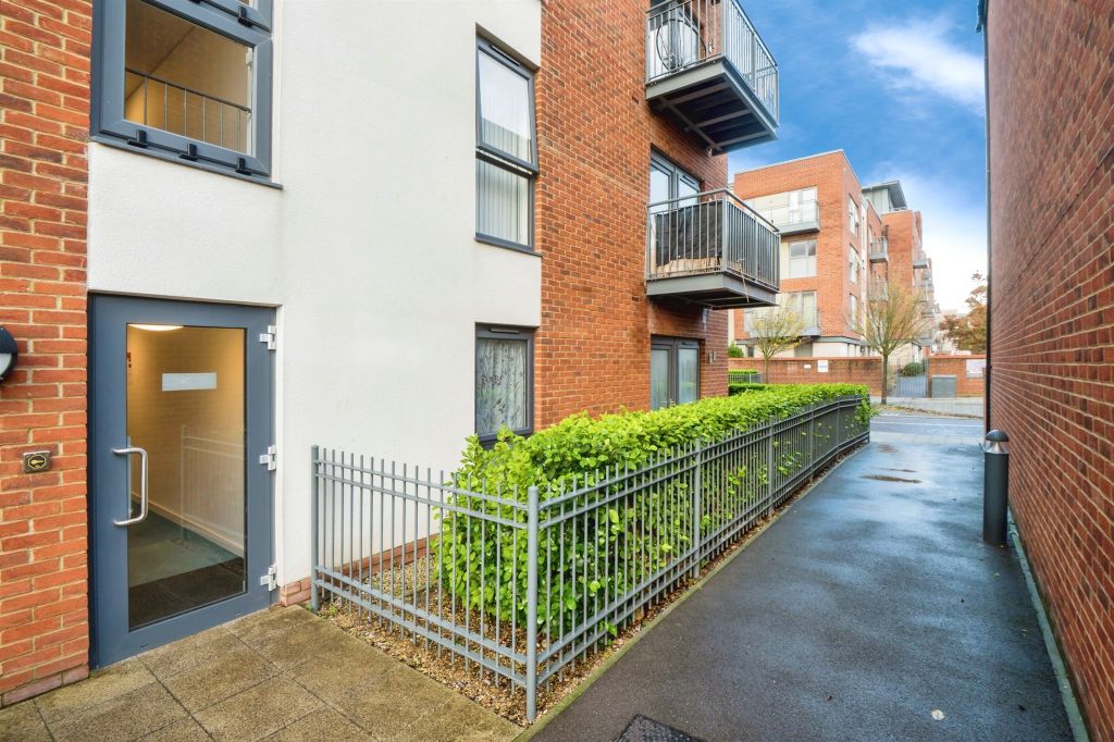 Additional image 12 of 1 bed flat for saleJohn Thornycroft Road, Southampton SO19