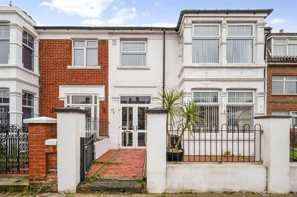 Additional image 7 of 3 bed property for saleNorthern Parade, Portsmouth PO2