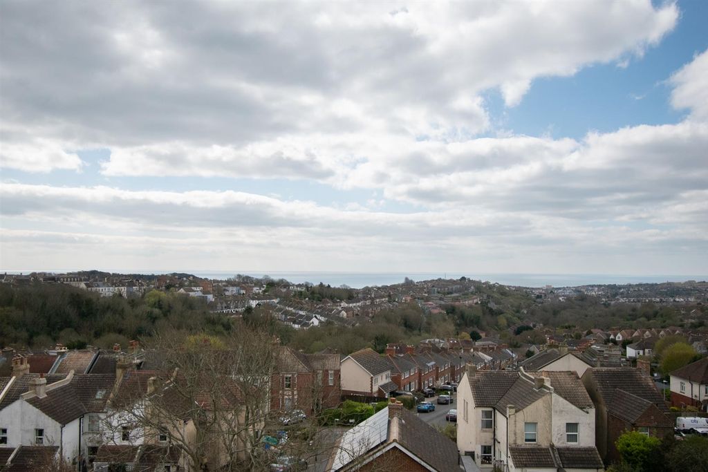 Additional image 4 of 2 bed flat for saleThe Ridge, Hastings TN34