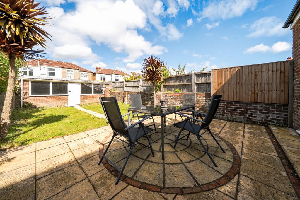 Additional image 4 of 3 bed property for saleOphir Road, Portsmouth PO2