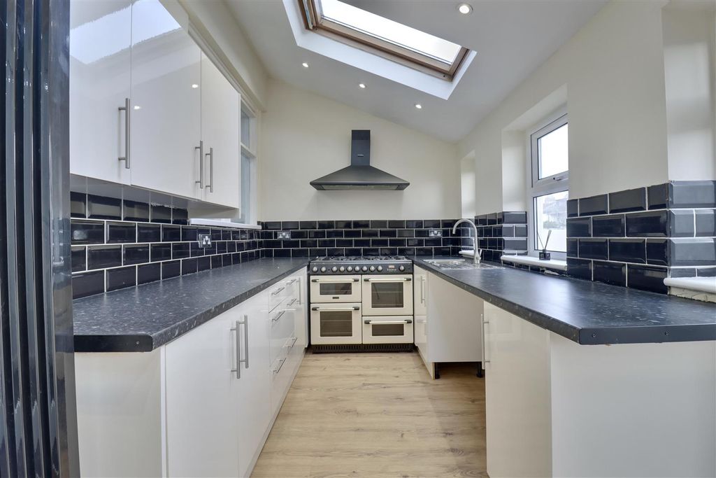 Additional image 2 of 5 bed semi-detached house for saleBaffins Road, Portsmouth PO3