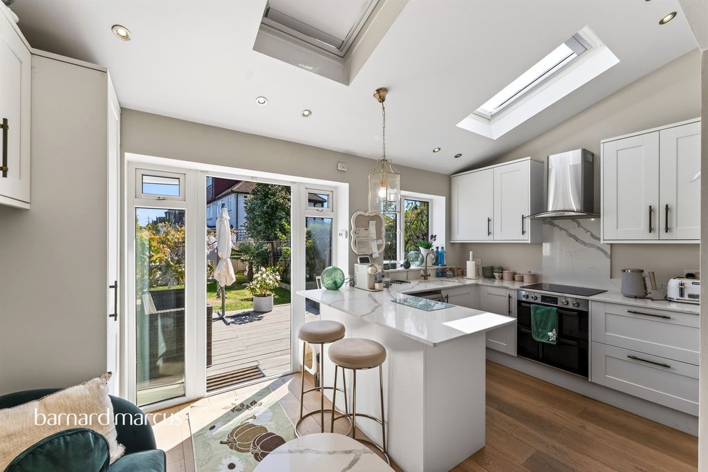 Additional image 2 of 4 bed terraced house for saleKingshill Avenue, Worcester Park KT4