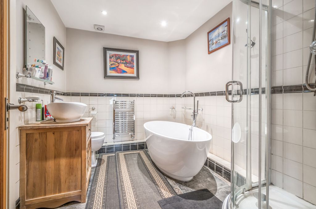 Additional image 15 of 6 bed detached house for saleJubilee Road, Finchampstead, Wokingham RG40
