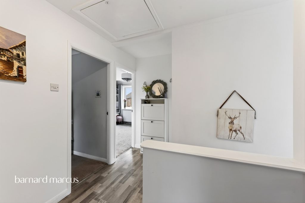Additional image 11 of 2 bed maisonette for saleArdrossan Gardens, Worcester Park KT4