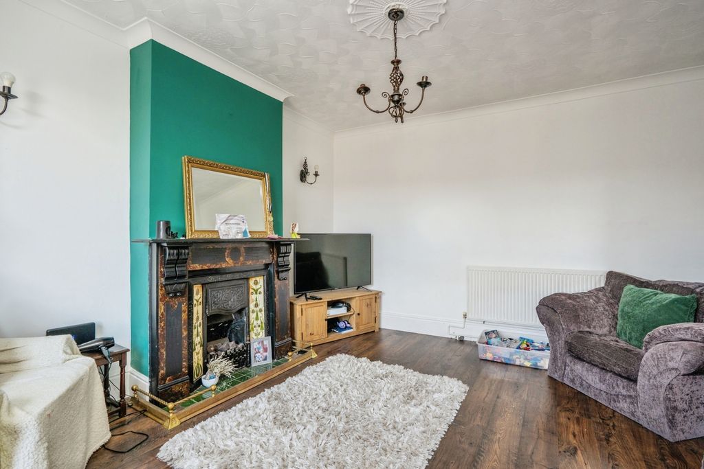 Additional image 11 of 2 bed property for saleGladys Avenue, Portsmouth, Hampshire PO2