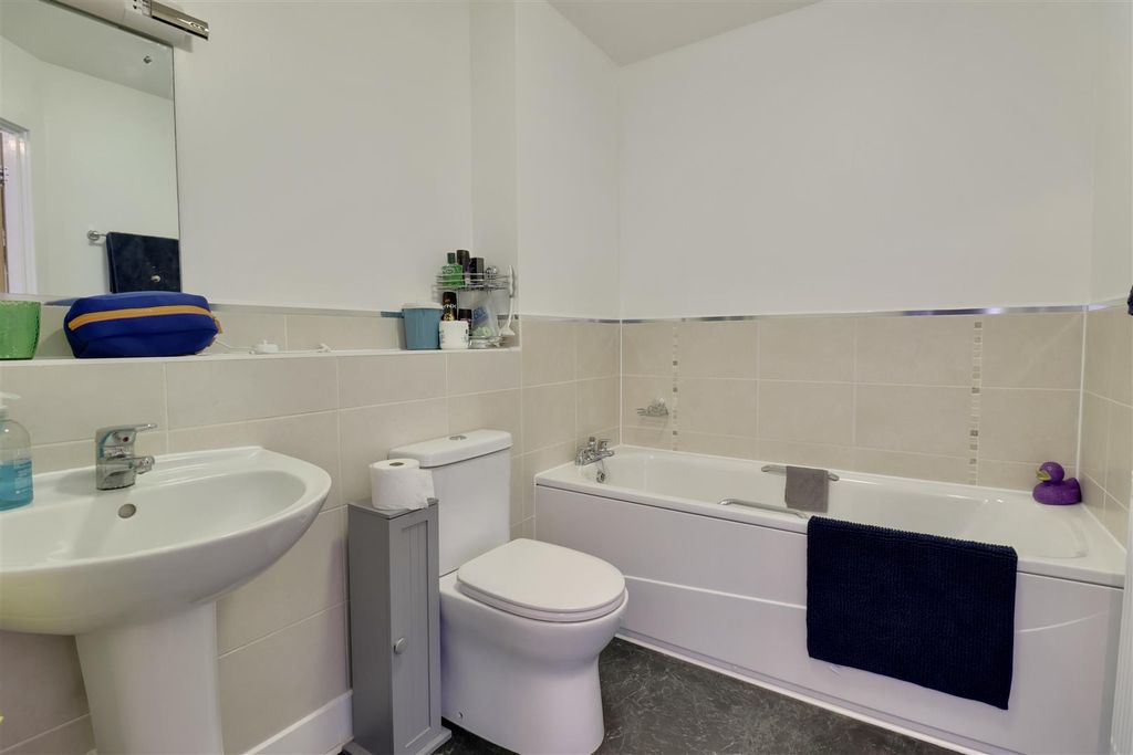 Additional image 10 of 2 bed flat for saleFratton Way, Southsea PO4