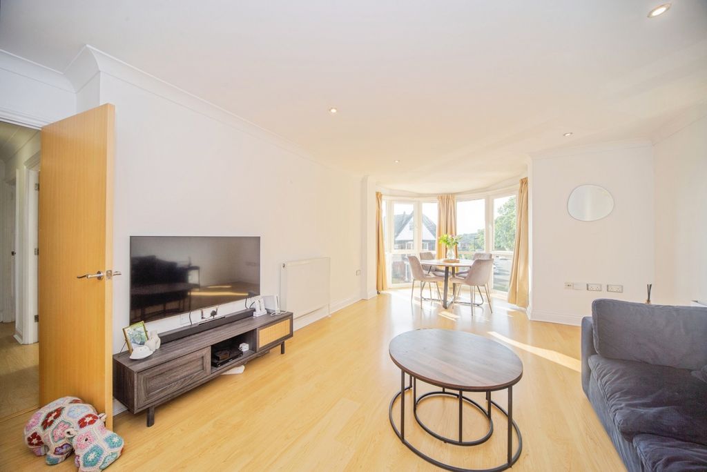 Additional image 4 of 2 bed flat for saleWinchester Road, Southampton, Hampshire SO16