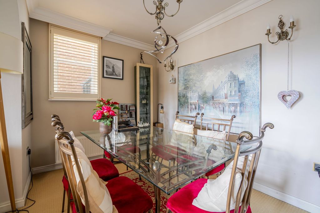 Additional image 4 of 2 bed flat for saleMeryton House, Windsor SL4