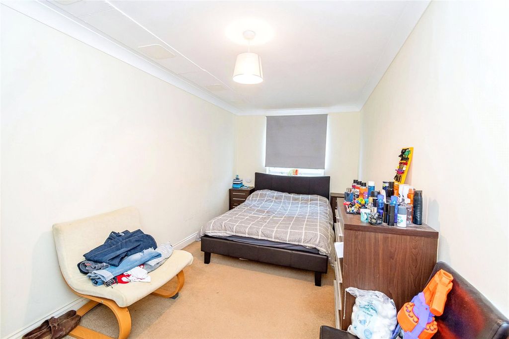 Additional image 4 of 2 bed flat for salePortswood Road, Southampton, Hampshire SO17